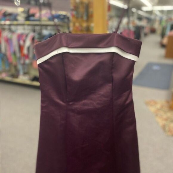 XS Lets Fashion Purple Plum Formal - Picture 2 of 5